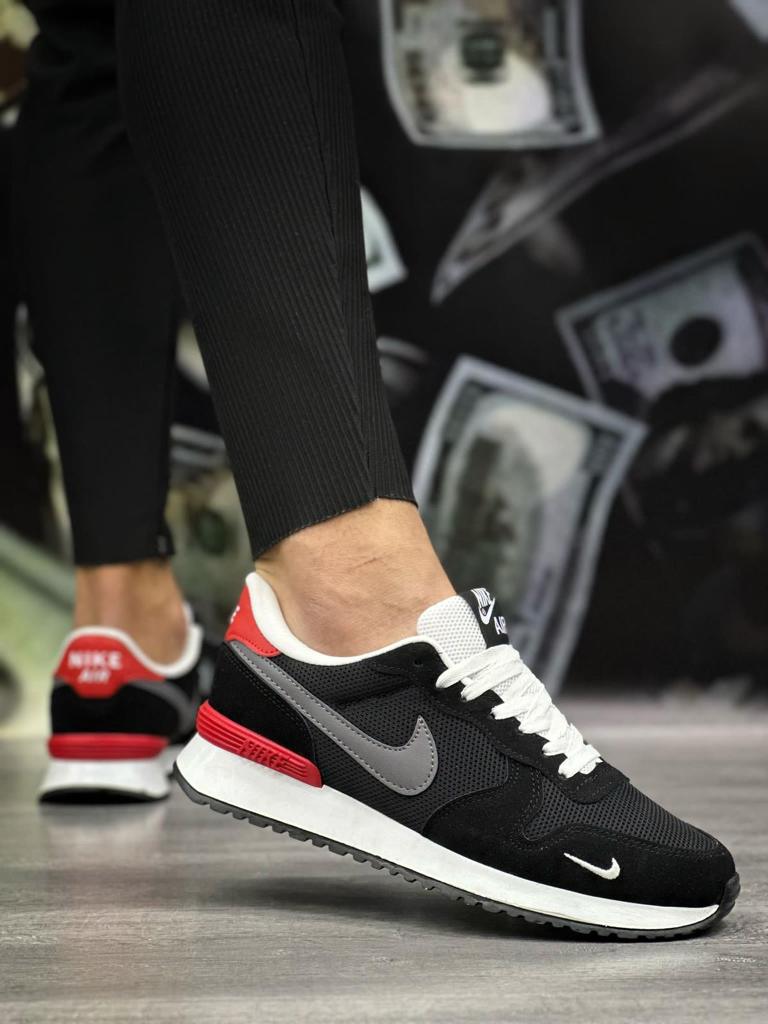 NIKE